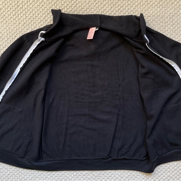 NWT black zippered hoodie - Picture 3 of 8